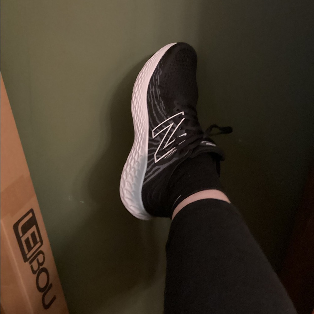 New Balance shoes. Worn once. - Picture 6 of 7